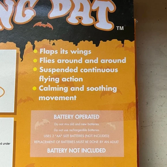 Vintage Halloween Flying Bat Animated Wings Flap Continuously NEW - Picture 4 of 4